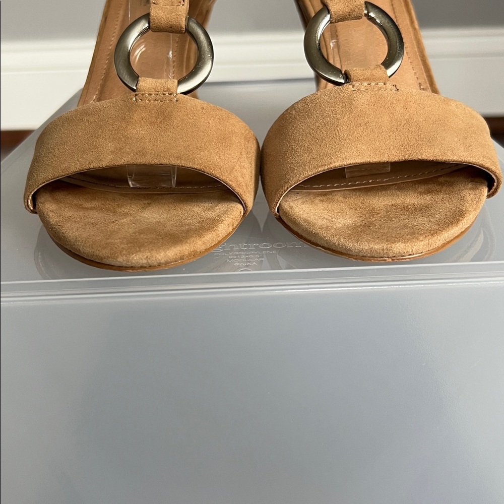Tahari Norma Block Heel Sandals - Picture 5 of 12